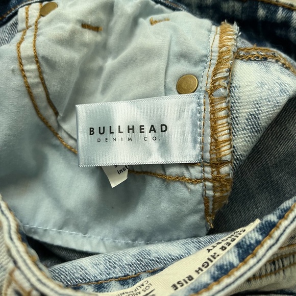 Bullhead Denim Co. Frayed High-Waisted Light Wash Jean Shorts Size 00 - Picture 12 of 15